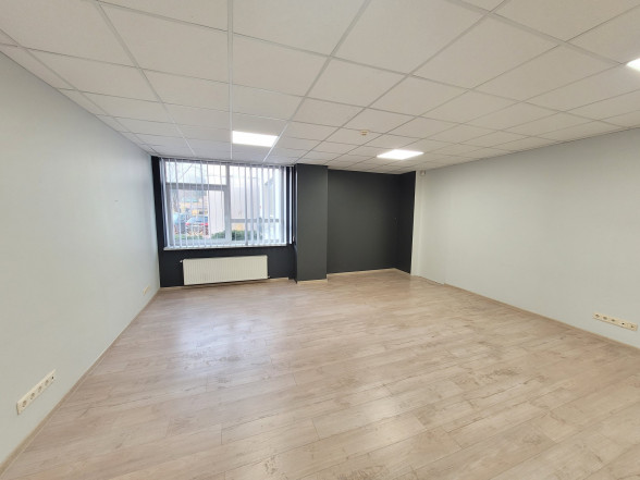  Biroja telpa  33.70 m² 