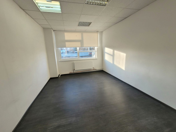  Офисное помещение  15.40 м² 