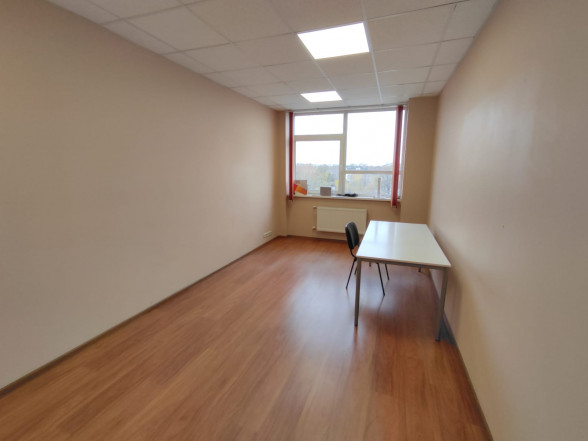  Office 18.00 m² 
