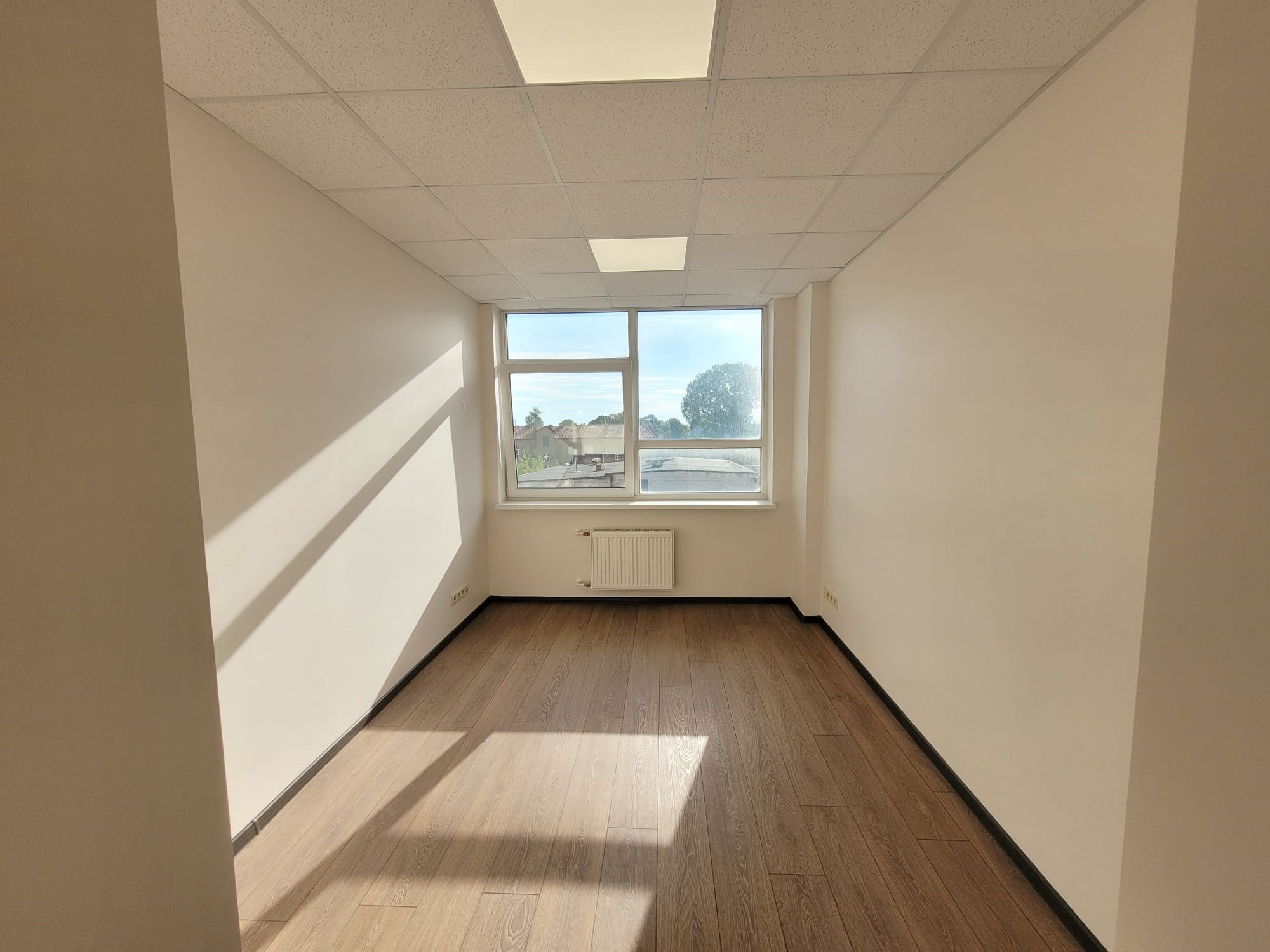 406. birojs, 10.80 m²